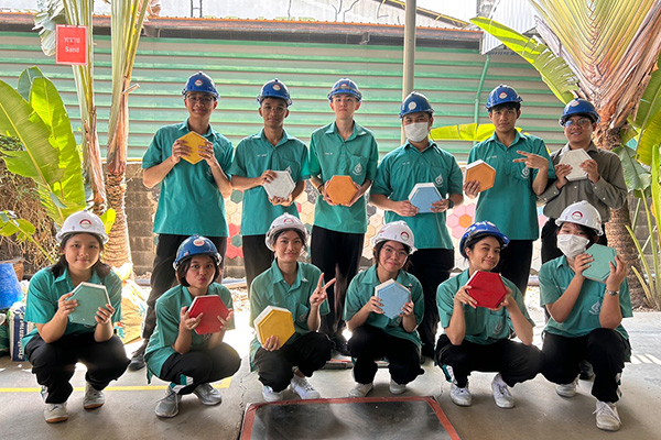 บริษัทร่วมบริจาคต้นแคนา